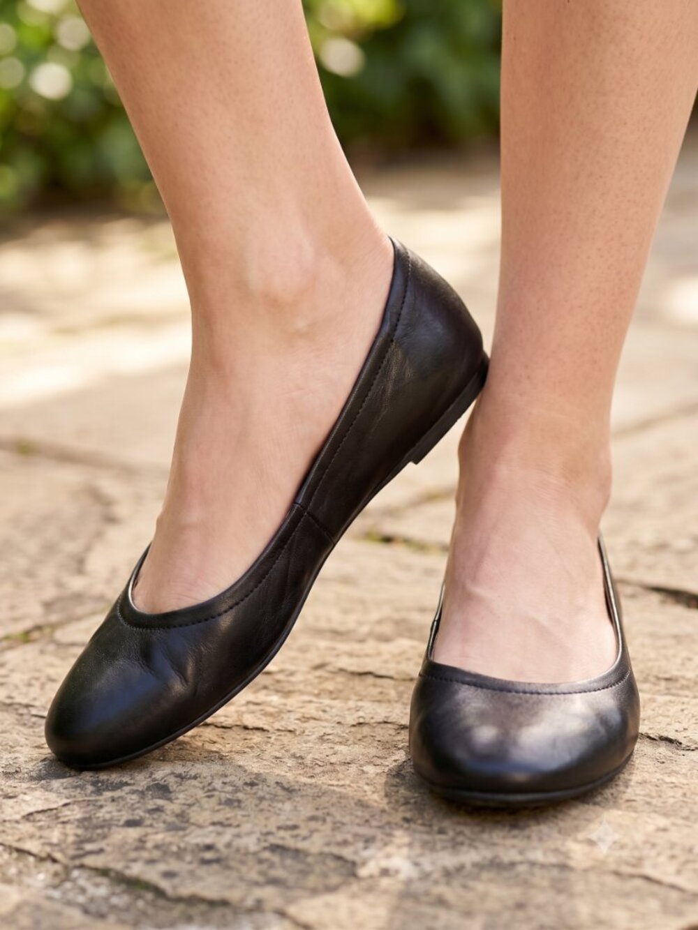 Vera Wang Lavender Label Lillian Black Leather Hidden Wedge ballet flats